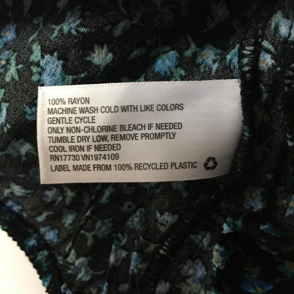 Women's Floral Print Long Sleeve Ruffle Blouse NWT - Picture 3 of 5